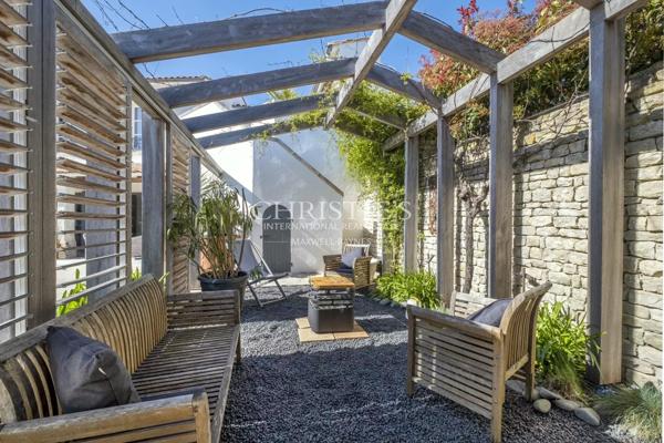 Demeure d’Exception, Maison d’Amis & Garage de Collection – Le Bois-Plage-en-Ré