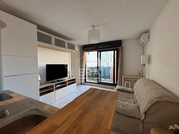 Cros de Cagnes : mer et commerces : 2 pièces avec terrasse ensoleillée