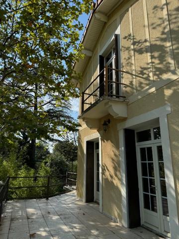 Villeneuve-lès-Avignon (30400) Grande maison de famille