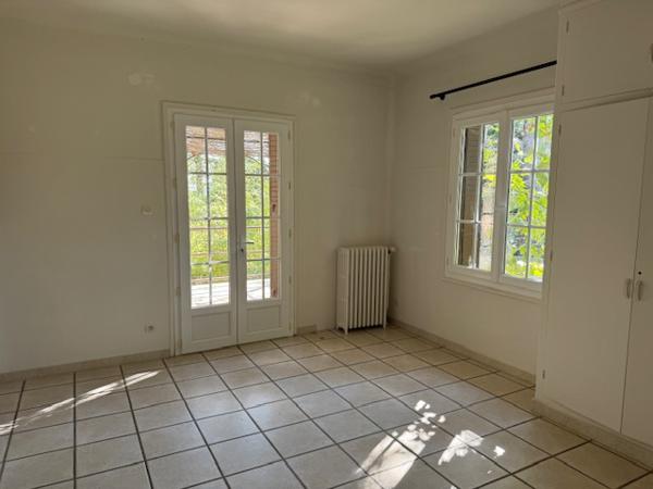 Villeneuve-lès-Avignon (30400) Grande maison de famille