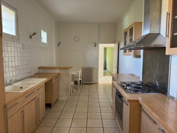 Villeneuve-lès-Avignon (30400) Grande maison de famille