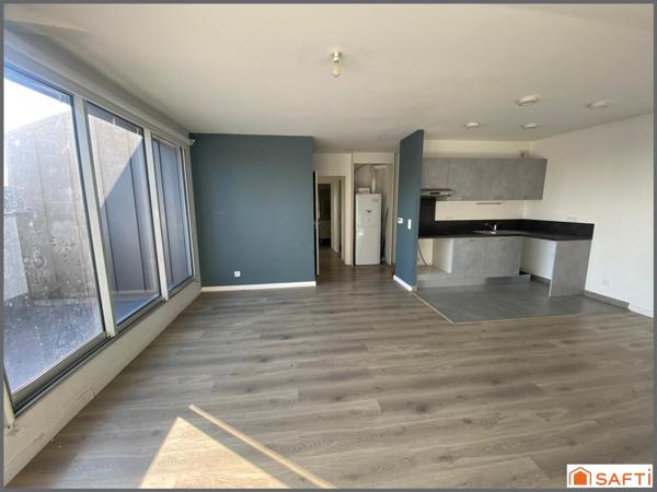 CENTRE DE SAINT MEDARD EN JALLES/  RESIDENCE 2016  / PETITE COPRO /  T3 65M2 DERNIER ETAGE / DPE C / TERRASSE 10M2 / PARKING .