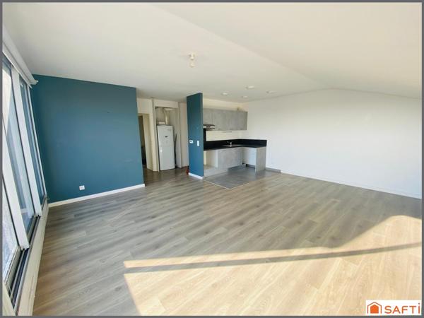 CENTRE DE SAINT MEDARD EN JALLES/  RESIDENCE 2016  / PETITE COPRO /  T3 65M2 DERNIER ETAGE / DPE C / TERRASSE 10M2 / PARKING .