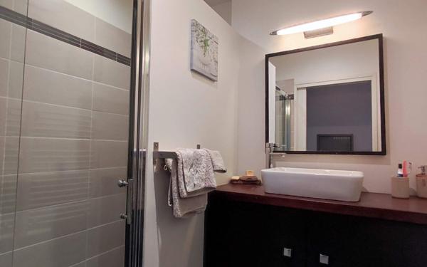 Maison à vendre    8 pièces •  Bages