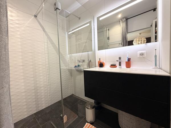 Maison contemporaine Haut de Gamme – Plain-pied 2011 –  Secteur ultra recherché de MOVAL