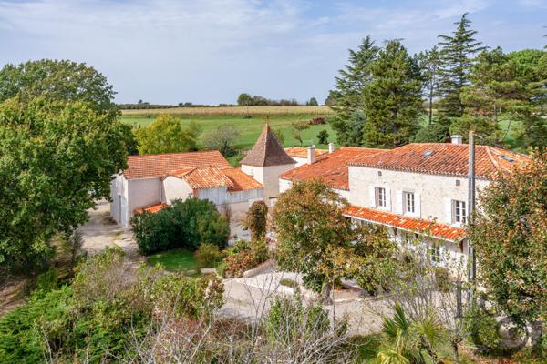 Propriété en pierre à vendre à Pujols