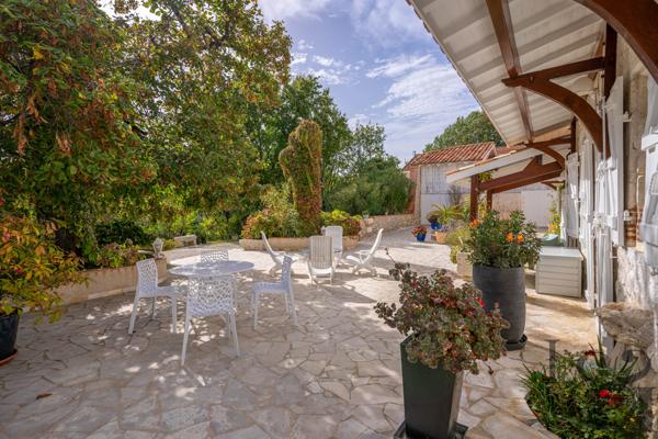 Propriété en pierre à vendre à Pujols