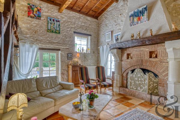 Propriété en pierre à vendre à Pujols