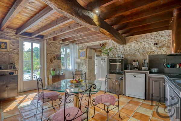 Propriété en pierre à vendre à Pujols