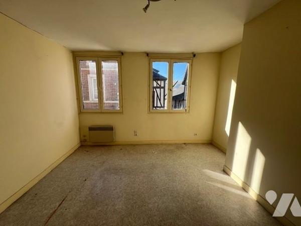 BERNAY IMMEUBLE A RENOVER CENTRE VILLE