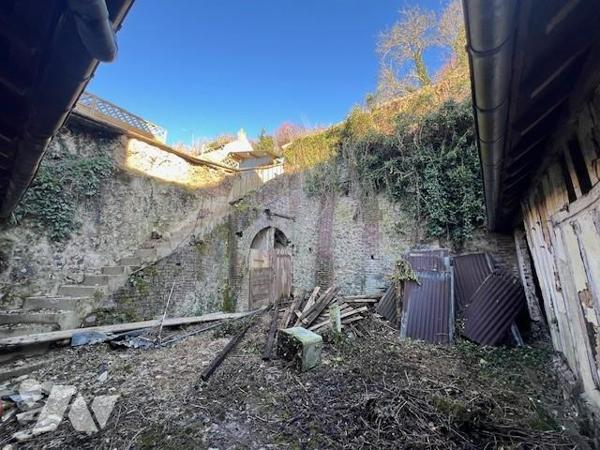 BERNAY IMMEUBLE A RENOVER CENTRE VILLE