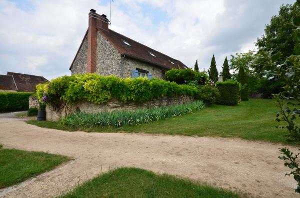 ESTERNAY (51), à vendre maison de caractère de 210 m2 et son terrain de 2400 m2