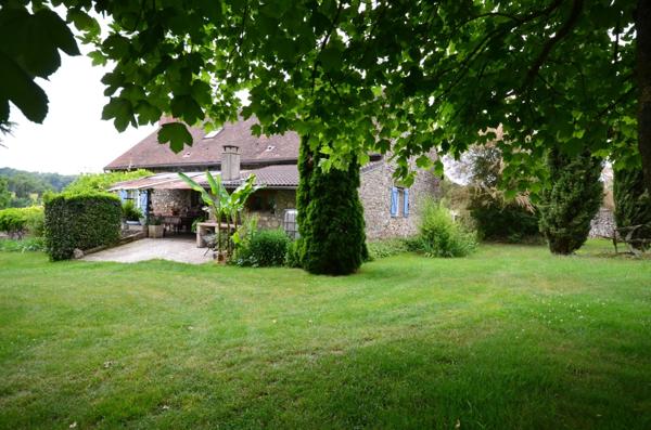 ESTERNAY (51), à vendre maison de caractère de 210 m2 et son terrain de 2400 m2