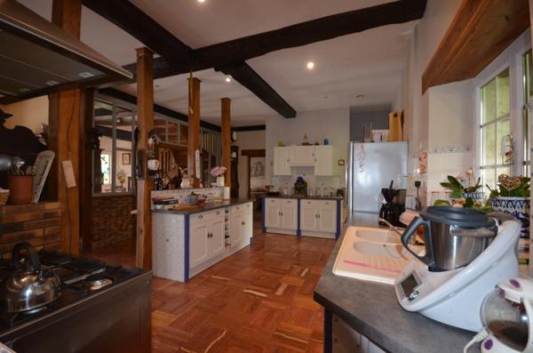 ESTERNAY (51), à vendre maison de caractère de 210 m2 et son terrain de 2400 m2