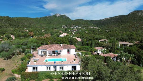 Villa vue montagne avec piscine et 3 dépendances