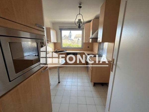 Location Appartement 4 pièces 84.1 m² - RUE DU CHEMIN VERT Saint-germain-en-laye 78100