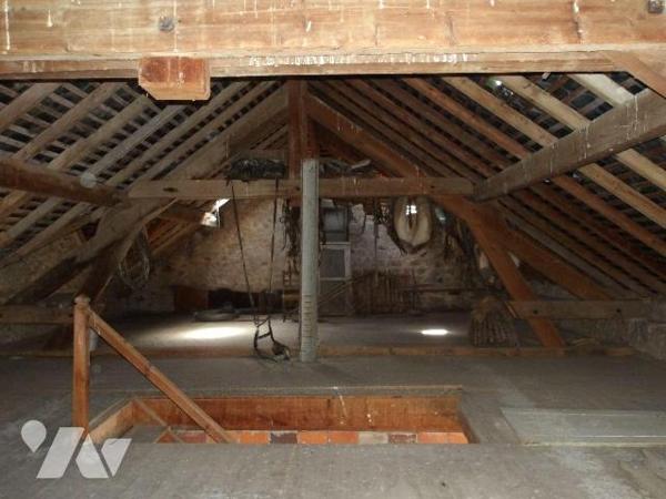 LAVAUFRANCHE (23) CREUSE, A vendre propriété en pierres comprenant une maison d'habitation avec...