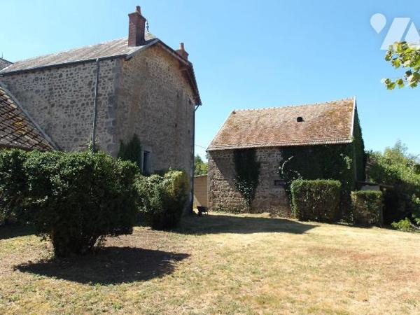 LAVAUFRANCHE (23) CREUSE, A vendre propriété en pierres comprenant une maison d'habitation avec...