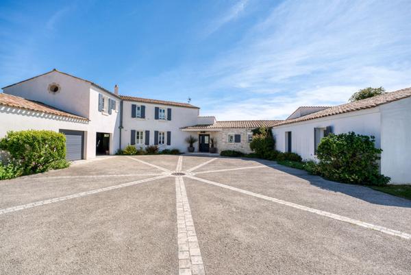 DOLUS D'OLÉRON Villa d'architecte avec piscine