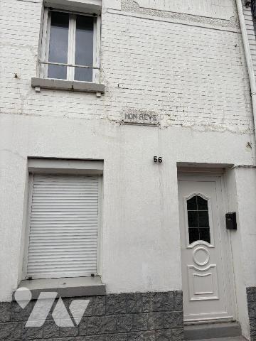 À proximité immédiate des commerces, quartier calme, Maison mitoyenne comprenant: une cuisine o...