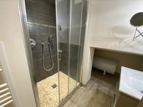 BOUC BEL AIR - Maison de village 78 m² - 2 appartements - investissement locatif - rendement locatif rénovation - axes routiers