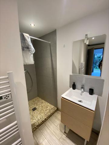 BOUC BEL AIR - Maison de village 78 m² - 2 appartements - investissement locatif - rendement locatif rénovation - axes routiers