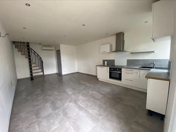 BOUC BEL AIR - Maison de village 78 m² - 2 appartements - investissement locatif - rendement locatif rénovation - axes routiers