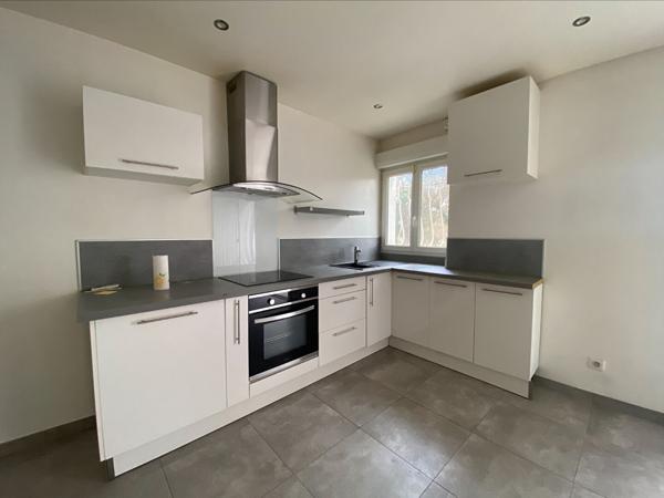 BOUC BEL AIR - Maison de village 78 m² - 2 appartements - investissement locatif - rendement locatif rénovation - axes routiers