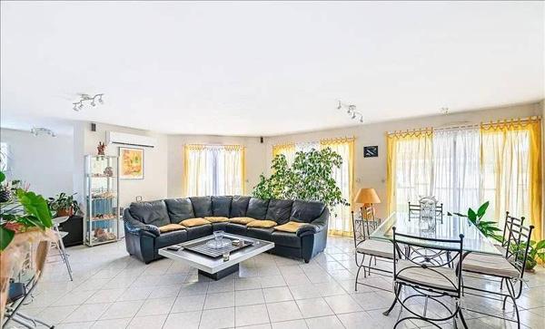 Maison T4 114 m² plain pied