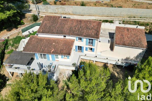 Maison à vendre 6 pièces 233 m² Le Revest-les-Eaux