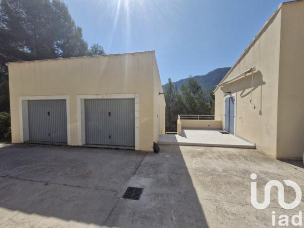 Maison à vendre 6 pièces 233 m² Le Revest-les-Eaux