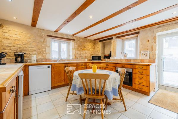 Ancien chai rénové et sa maison charentaise