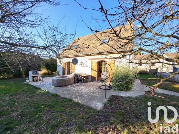 Maison 6 pièces de 112 m² à Mézières-sur-Seine (78970)