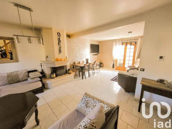 Maison 6 pièces de 112 m² à Mézières-sur-Seine (78970)