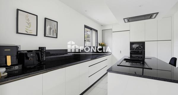 À vendre Maison 4 pièces 123 m² - Macau 33460