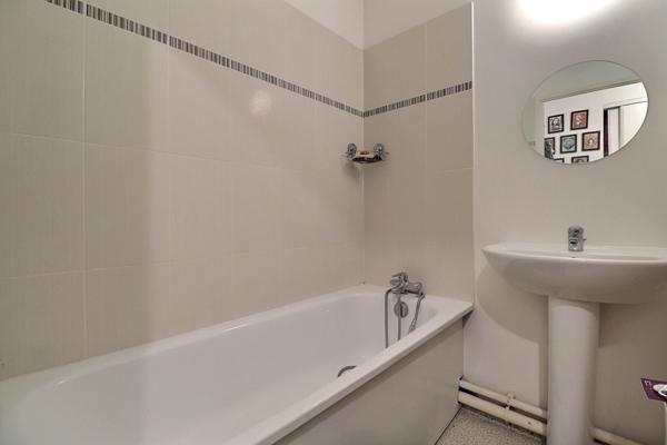 À vendre ? Charmant 2 pièces lumineux avec vue exceptionnelle