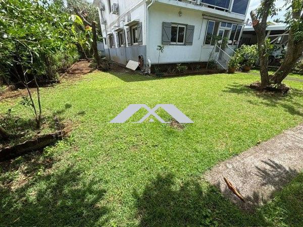 Appartement T4 en rez-de-chaussée avec jardin – Centre-ville de Saint-Joseph
