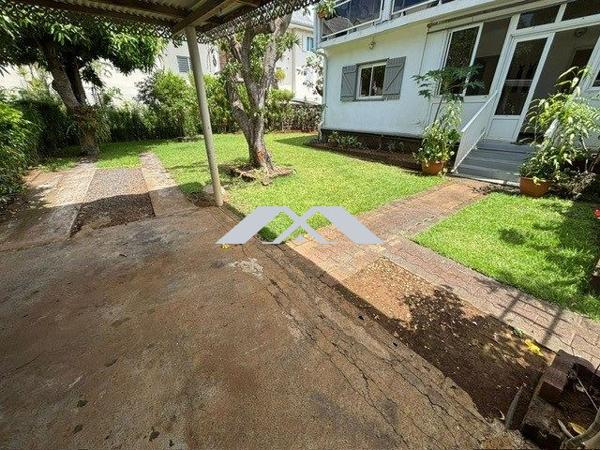 Appartement T4 en rez-de-chaussée avec jardin – Centre-ville de Saint-Joseph