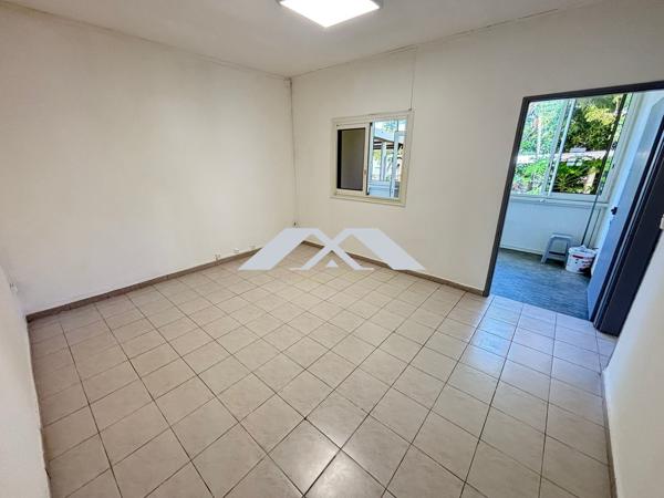 Appartement T4 en rez-de-chaussée avec jardin – Centre-ville de Saint-Joseph
