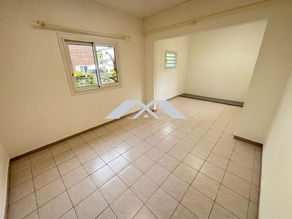 Appartement T4 en rez-de-chaussée avec jardin – Centre-ville de Saint-Joseph