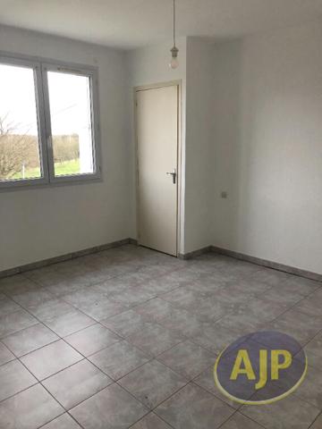 Location appartement Sainte Pazanne : 611 € - AJP Immobilier Sainte-Pazanne