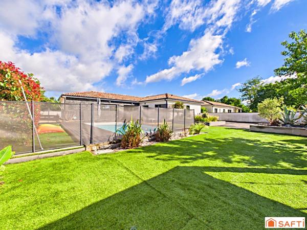 Magnifique Contemporaine avec Piscine, Pool House Terrain de Pétanque et Garage!!!