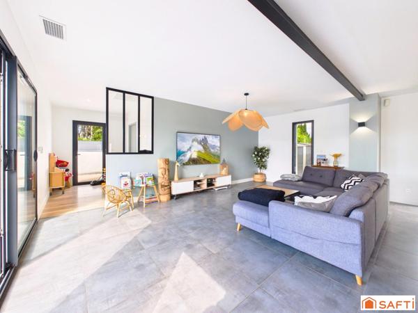 Magnifique Contemporaine avec Piscine, Pool House Terrain de Pétanque et Garage!!!