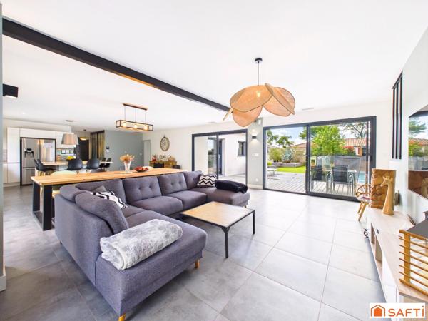 Magnifique Contemporaine avec Piscine, Pool House Terrain de Pétanque et Garage!!!