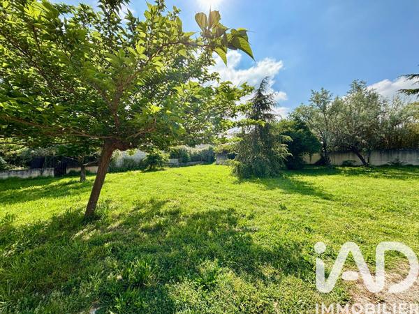 Maison à vendre 4 pièces 97 m² Saint-Saturnin-lès-Avignon