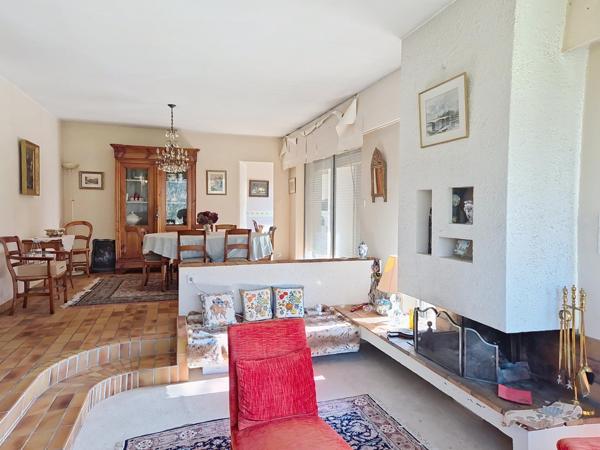 Belle maison familiale de plain pied sur un terrain de plus de 1500 m2