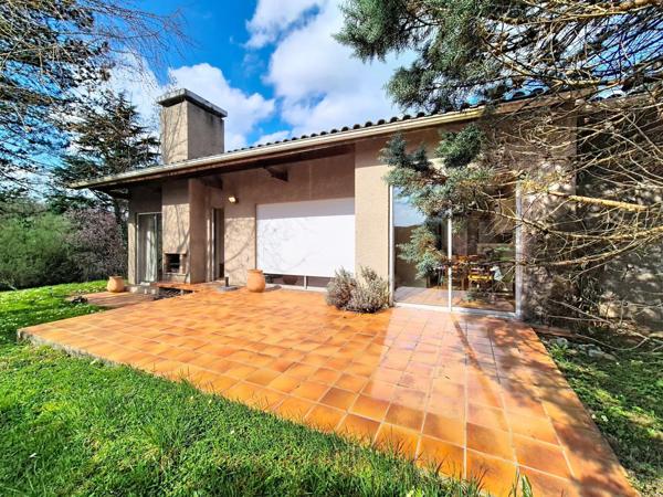 Belle maison familiale de plain pied sur un terrain de plus de 1500 m2