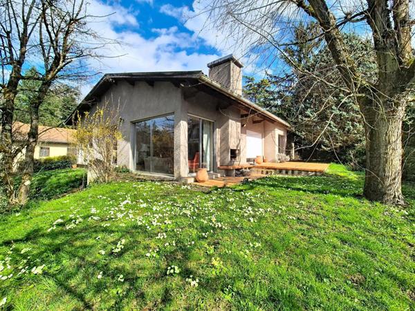 Belle maison familiale de plain pied sur un terrain de plus de 1500 m2