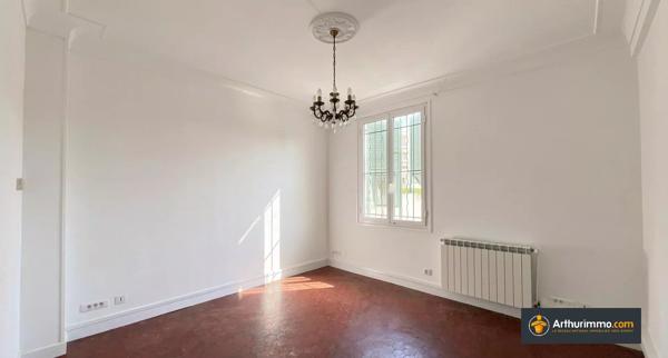 Vente                                                      Maison de ville
                        
                     6 pièces                      138 m2                     à Nice