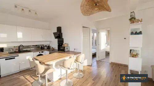 Vente                                                      Maison de ville
                        
                     6 pièces                      138 m2                     à Nice